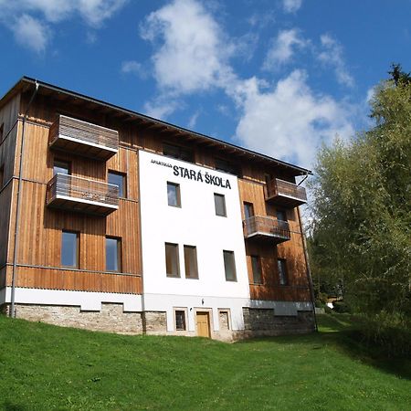 Apartman Stara Skola Высоке-над-Йизероу Экстерьер фото